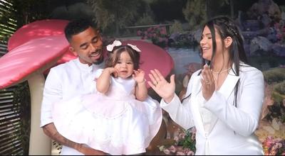 Sou Adelayde Bibianna, mas adoro ser chamada de Adê . Sou apaixonada  em realizar sonhos!