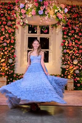 Sou Adelayde Bibianna, mas adoro ser chamada de Adê . Sou apaixonada  em realizar sonhos!